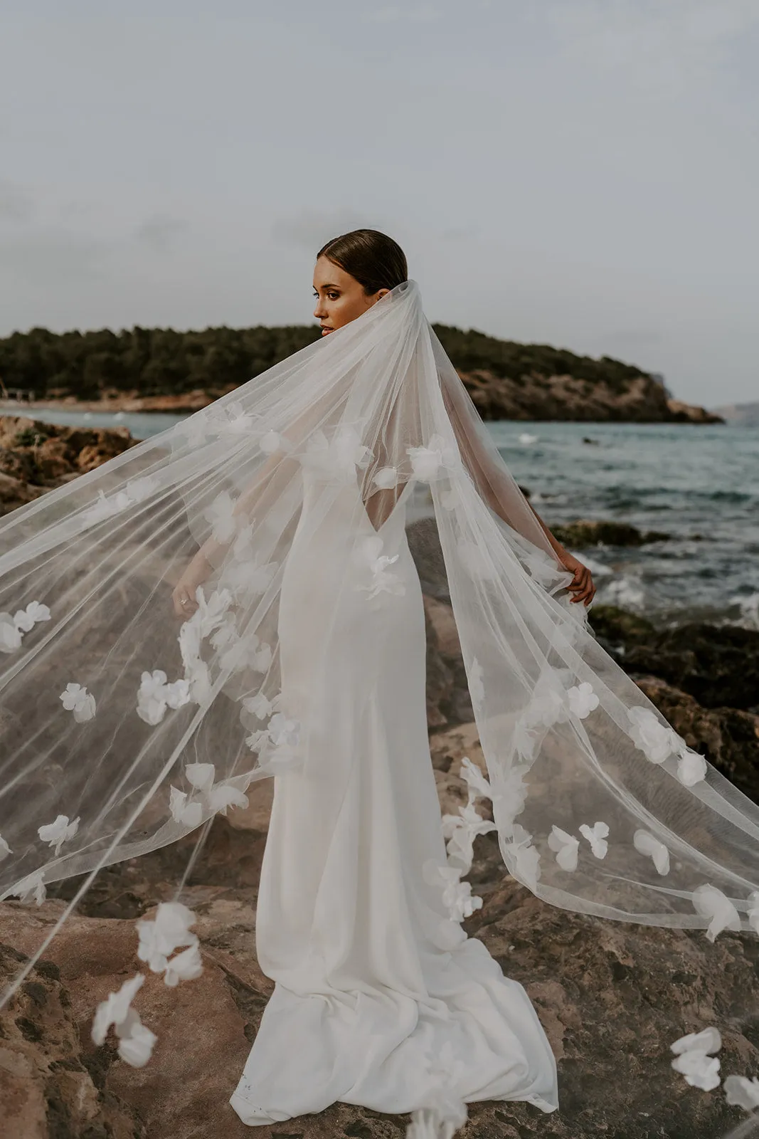 LUZ VEIL TWO TIER