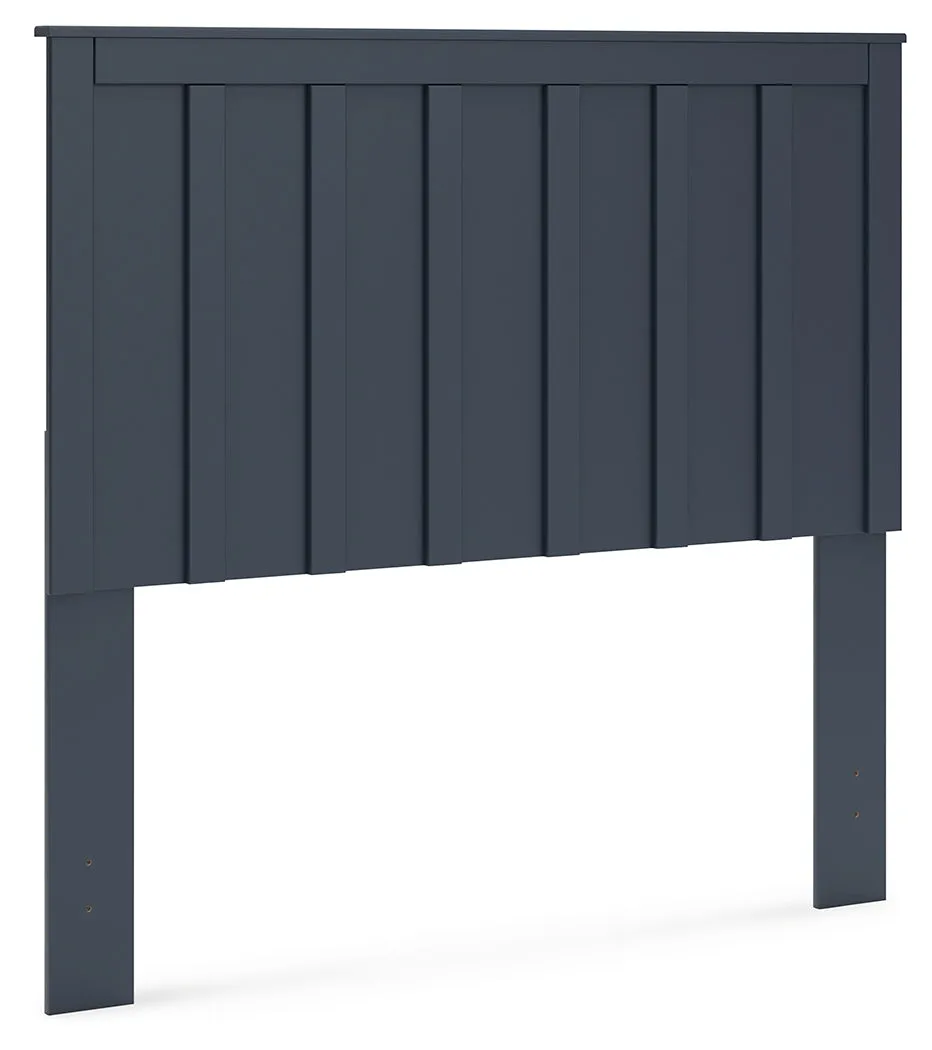 Simmenfort Full Panel Headboard with Dresser, Chest and 2 Nightstands in Navy Blue