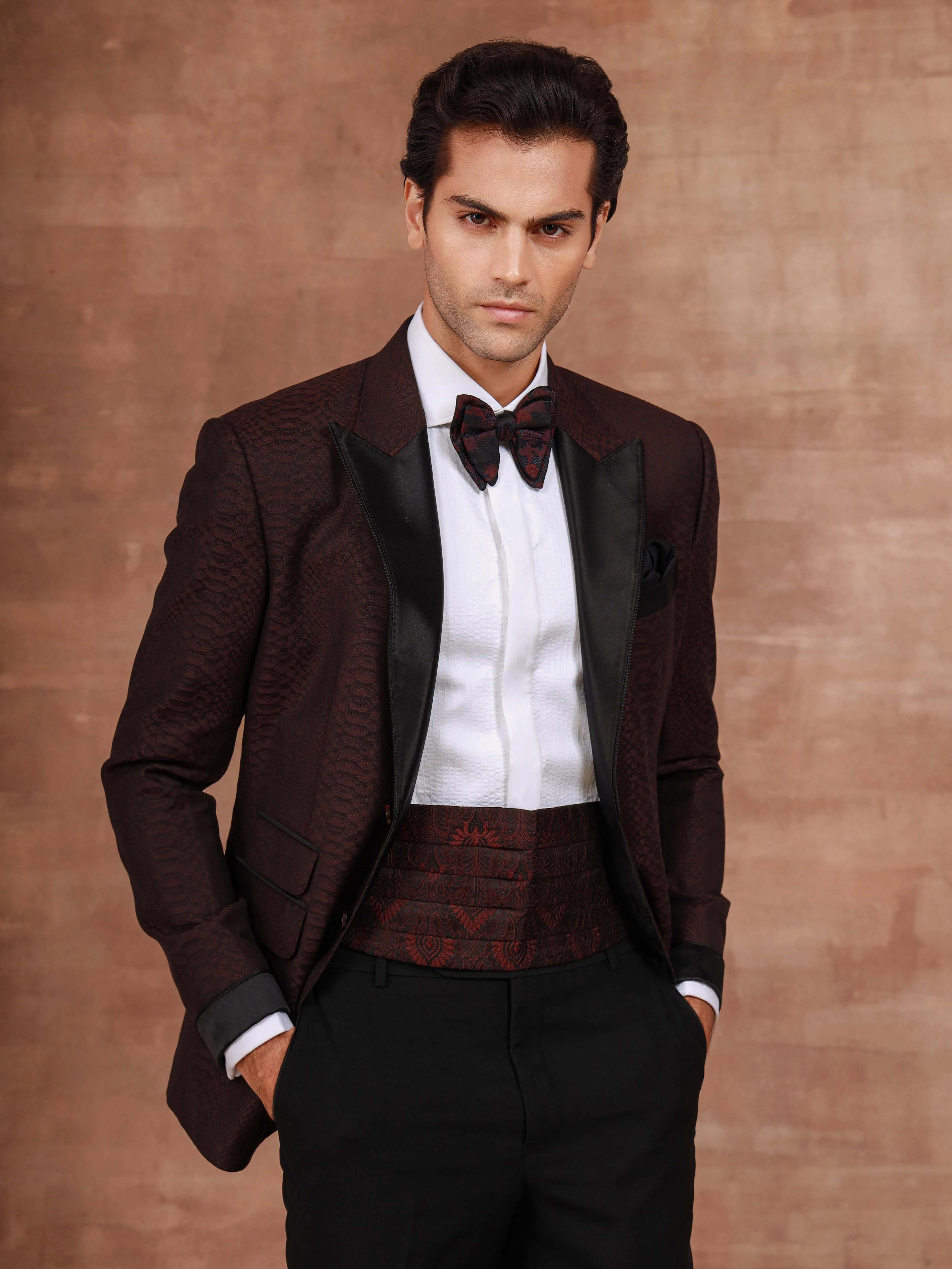 THE TEXTURED DINNER JACKET